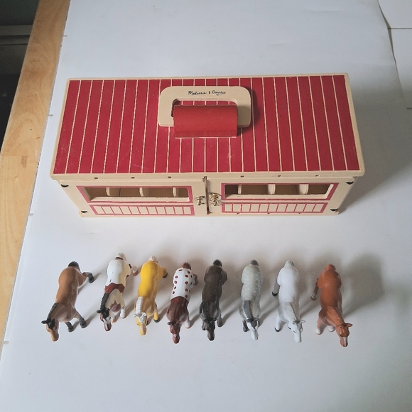 Melissa & Doug Take Along Show Horse Stable Play Set - 3744 Toy horse Figurines - Picture 4 of 16